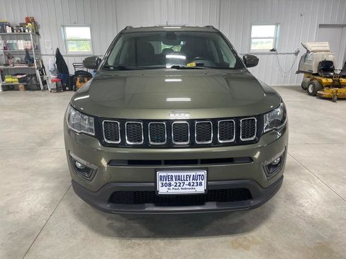 Used 2020 Jeep Compass Latitude w/ Popular Equipment Group AWD/4WD image 2