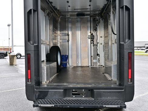 Used 2024 Chevrolet Brightdrop 400 w/ Commercial Equipment Package AWD/4WD image 11