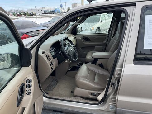Used 2001 Ford Escape XLT image 7