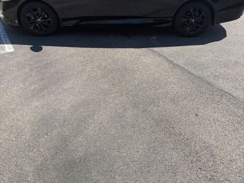 Used 2018 Honda Accord LX image 2