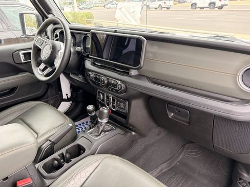 Used 2024 Jeep Wrangler High Altitude AWD/4WD image 12