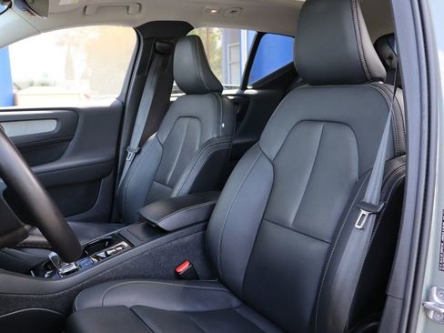 Used 2024 Volvo XC40 B5 Plus AWD/4WD image 10