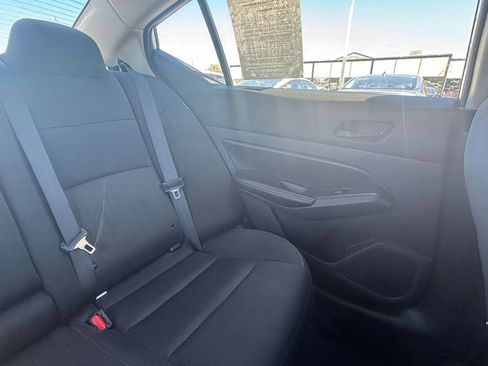 Used 2025 Nissan Altima 2.5 SV FWD image 35