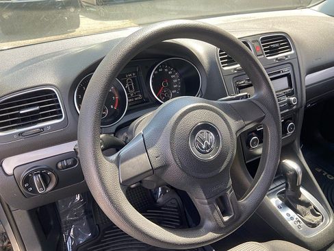 Used 2011 Volkswagen Golf 4-Door FWD image 12