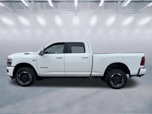 New 2026 RAM 2500 Laramie AWD/4WD image 3