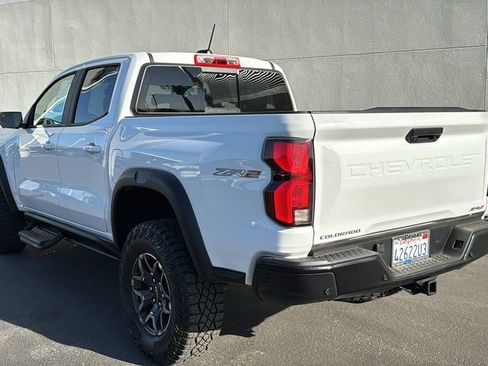 Used 2025 Chevrolet Colorado ZR2 w/ Technology Package image 4