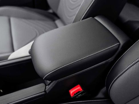 New 2026 Volkswagen Tiguan SE image 31