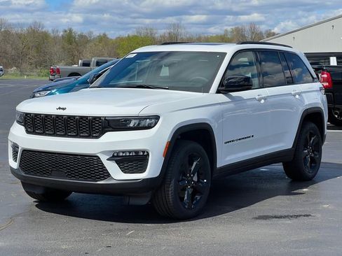 New 2025 Jeep Grand Cherokee Limited w/ Black Appearance Package AWD/4WD image 46