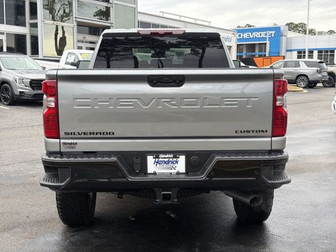 Used 2026 Chevrolet Silverado 2500 Custom w/ Custom Value Package image 9