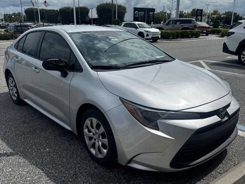 Used 2024 Toyota Corolla LE FWD image 4