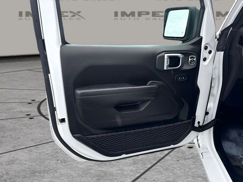 Used 2025 Jeep Wrangler Unlimited Sport AWD/4WD image 23