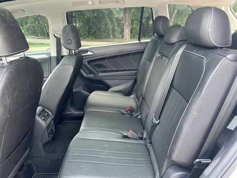 Used 2023 Volkswagen Tiguan SE w/ Panoramic Sunroof Package FWD image 29