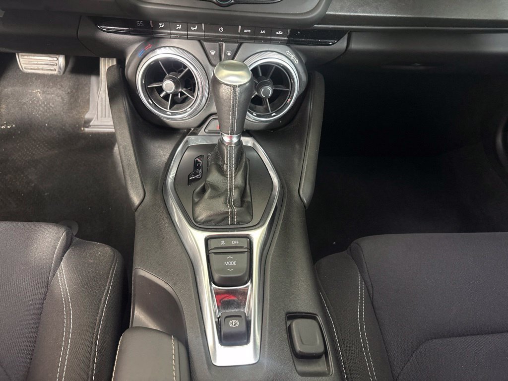 Used 2020 Chevrolet Camaro LT RWD image 12