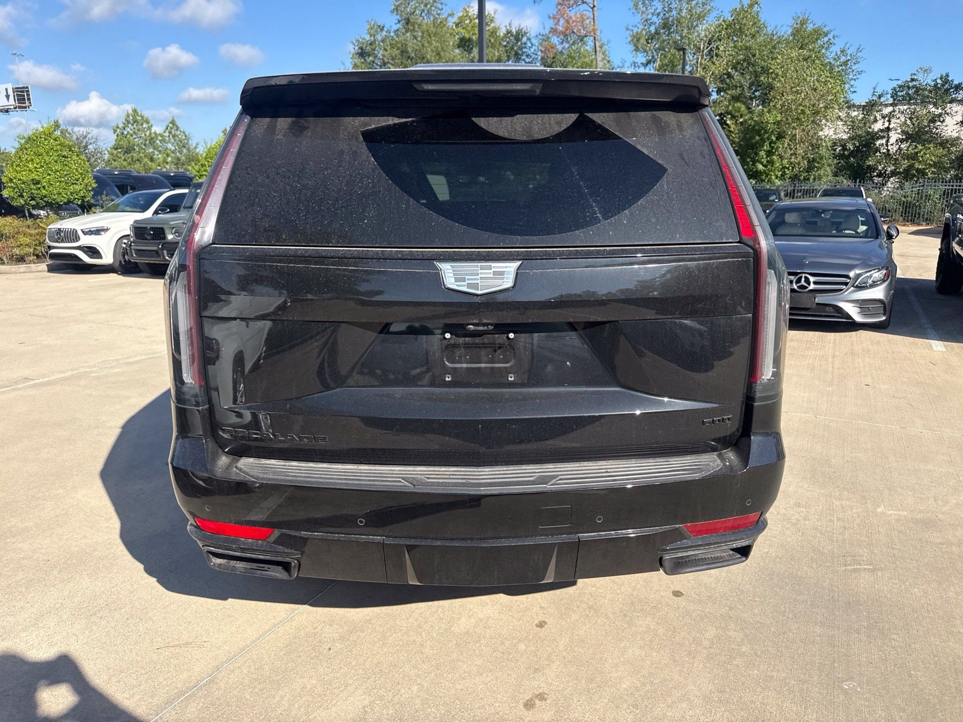 Used 2024 Cadillac Escalade Sport w/ LPO, ONYX Package AWD/4WD image 5