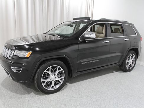 Used 2021 Jeep Grand Cherokee Overland image 3