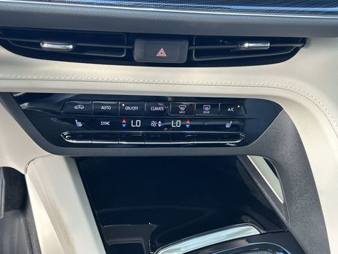 Certified 2022 Buick Envision Essence w/ Technology Package I image 25