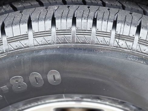 Used 2018 Nissan Frontier SV image 11