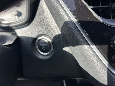 Used 2025 Toyota Corolla SE image 14