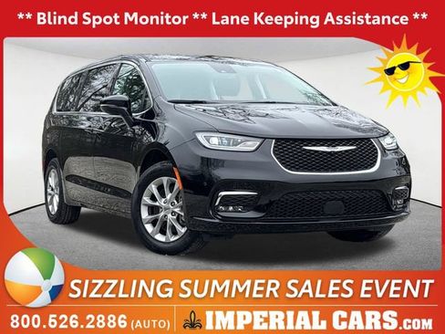 Used 2024 Chrysler Pacifica Touring-L AWD/4WD image 1