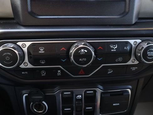 Used 2020 Jeep Wrangler Unlimited Sport S image 25