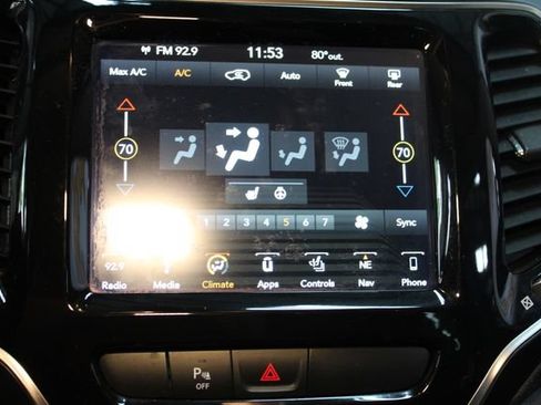 Used 2019 Jeep Cherokee Limited AWD/4WD image 25