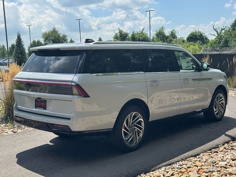 New 2025 Lincoln Navigator L Reserve image 5