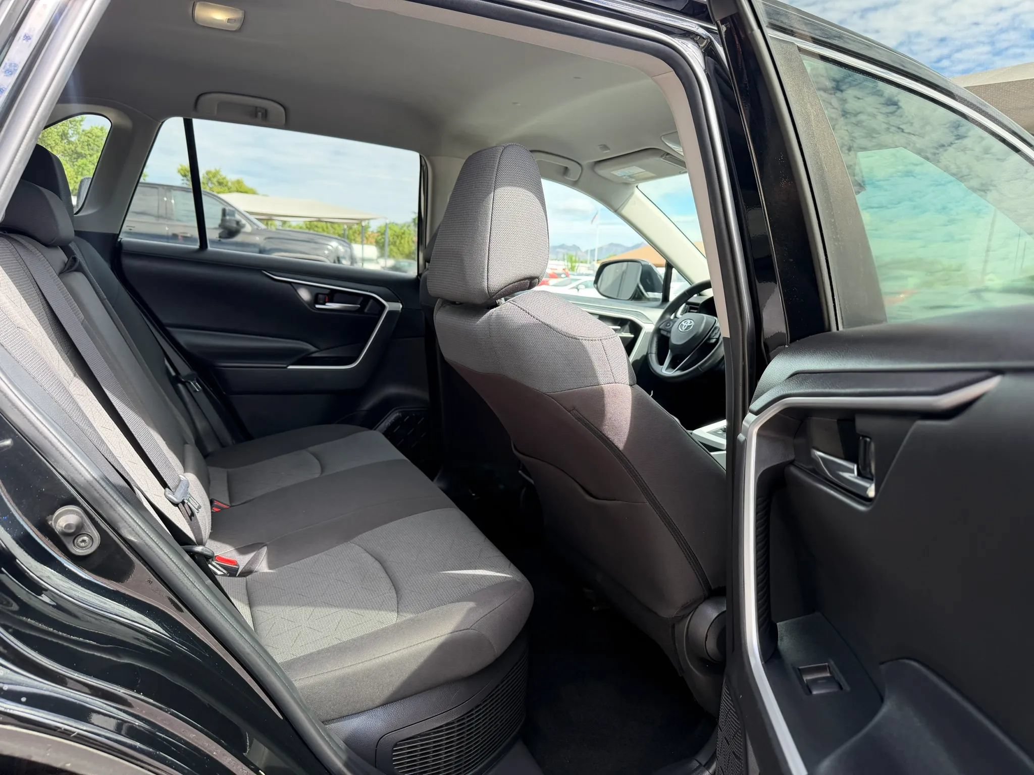 Used 2024 Toyota RAV4 XLE w/ Weather Package AWD/4WD image 28