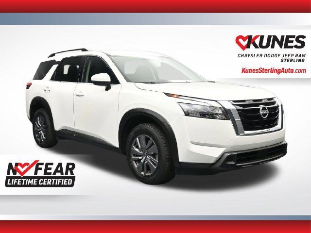 Used 2025 Nissan Pathfinder SV FWD image 1