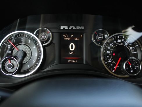 Used 2020 RAM 1500 Big Horn AWD/4WD image 16