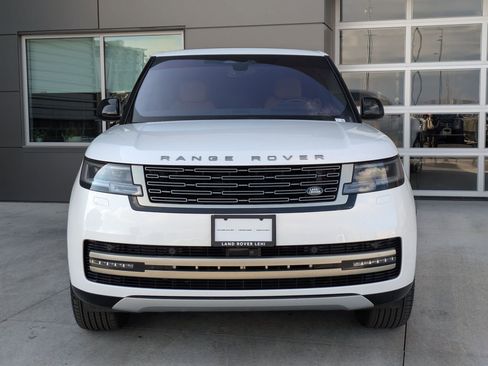 Used 2023 Land Rover Range Rover SE image 2