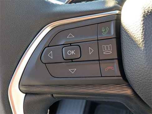 New 2025 Jeep Grand Cherokee L Altitude image 15