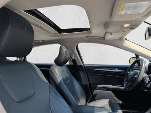 Used 2018 Ford Fusion Titanium AWD/4WD image 24