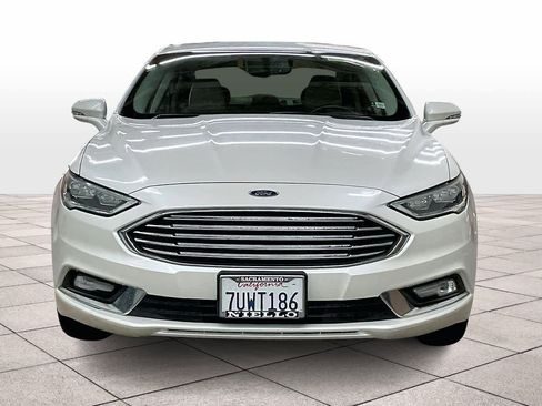 Used 2017 Ford Fusion SE image 3