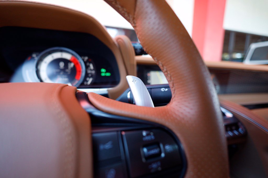 Used 2022 Lexus LC 500 Coupe w/ Touring Package RWD image 32