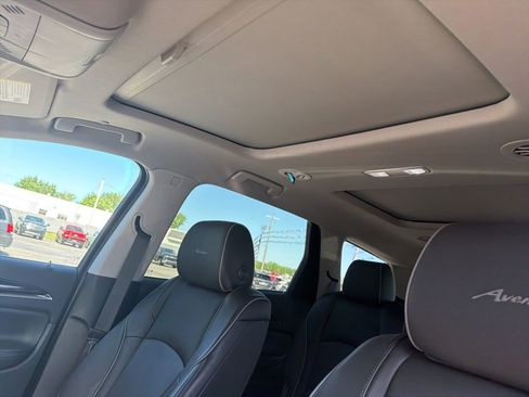 Used 2021 Buick Enclave Avenir w/ Avenir Technology Package AWD/4WD image 10