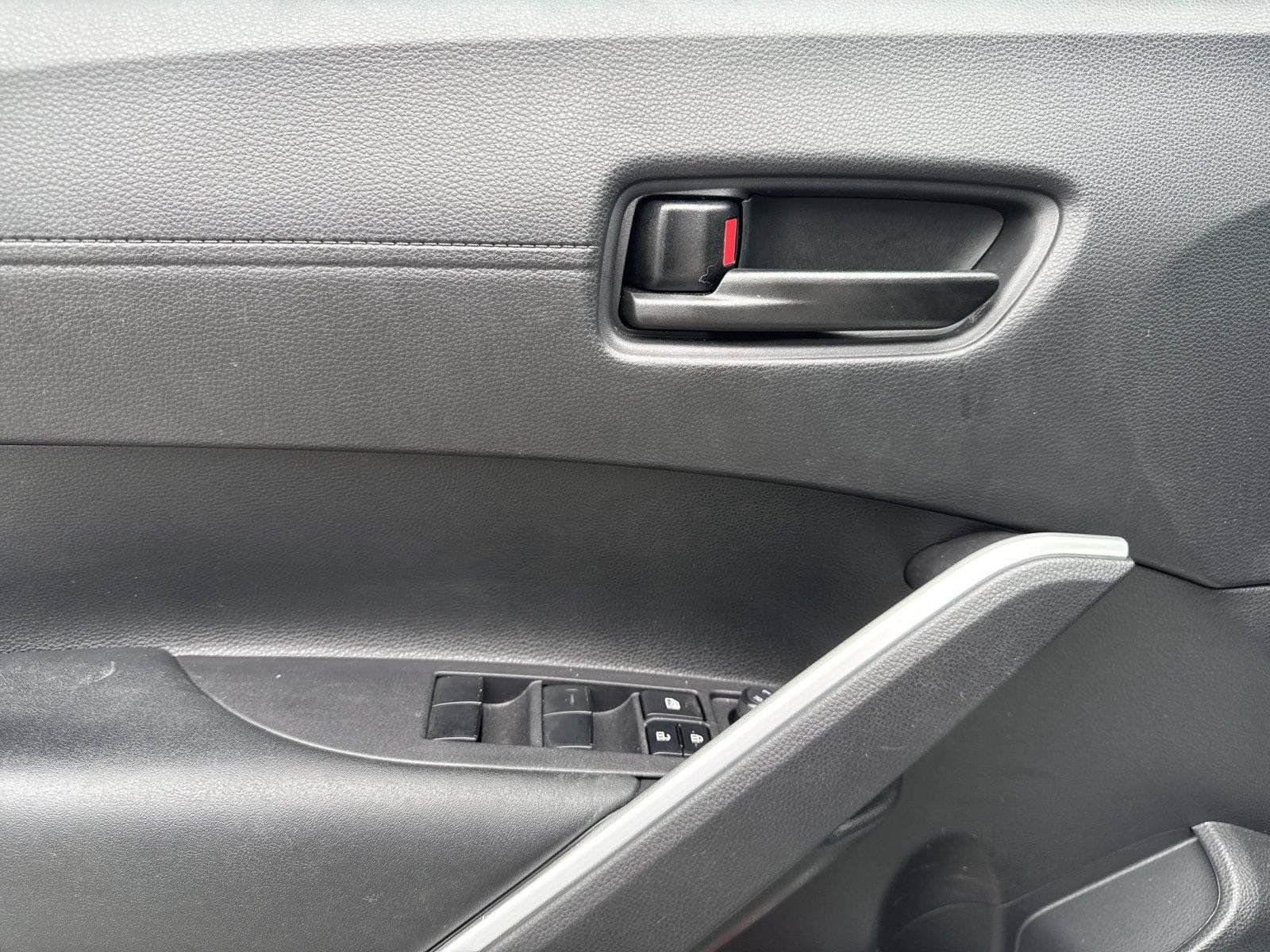 Used 2024 Toyota Corolla Cross LE FWD image 12