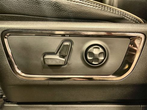 Used 2022 RAM 1500 Limited w/ Bed Utility Group image 6