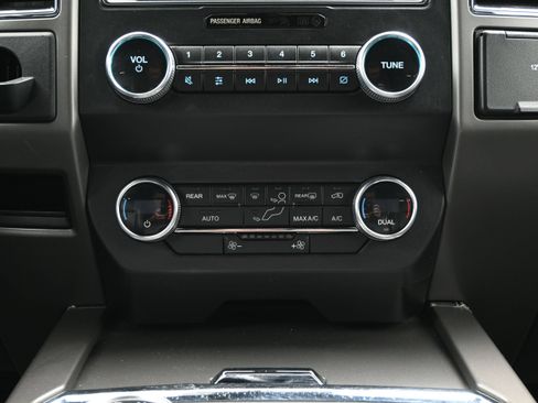 Used 2021 Ford Expedition XLT RWD image 34