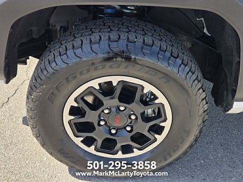 Used 2025 Toyota Tacoma TRD Off-Road AWD/4WD image 15