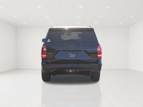 Used 2021 Ford Expedition XLT AWD/4WD image 5