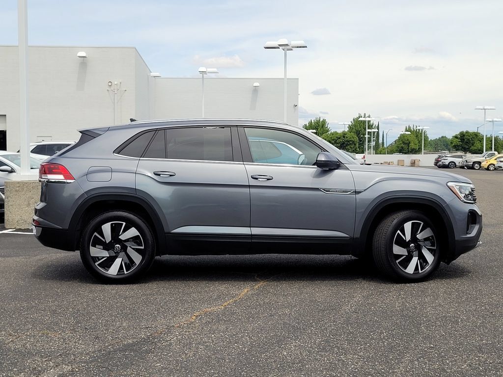 Used 2025 Volkswagen Atlas Cross Sport SE FWD image 5