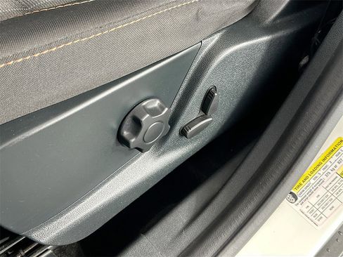 Used 2021 Ford EcoSport SE w/ SE Convenience Package image 19