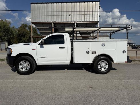 Used 2022 RAM 2500 Tradesman RWD image 2