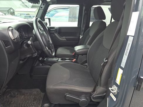 Used 2017 Jeep Wrangler Unlimited Sport AWD/4WD image 9