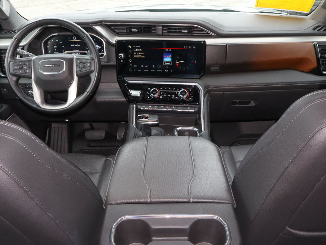 Used 2023 GMC Sierra 1500 Denali w/ Denali Reserve Package AWD/4WD image 10