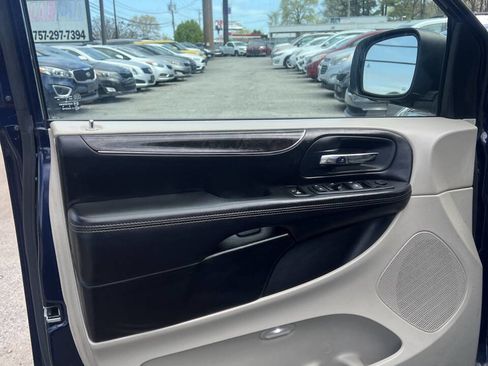 Used 2013 Chrysler Town & Country Touring-L w/ Entertainment Group #2 image 11