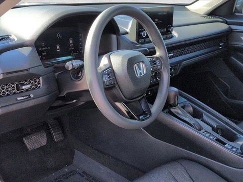 Used 2023 Honda Accord EX image 10