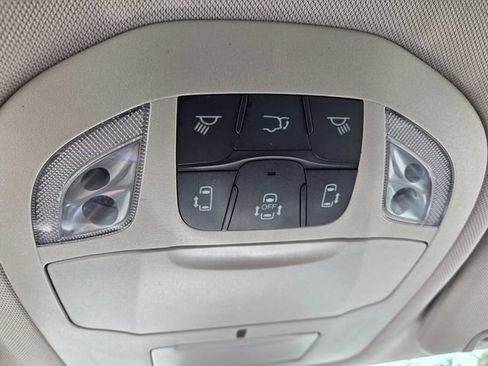 Certified 2022 Chrysler Pacifica Touring-L FWD image 34
