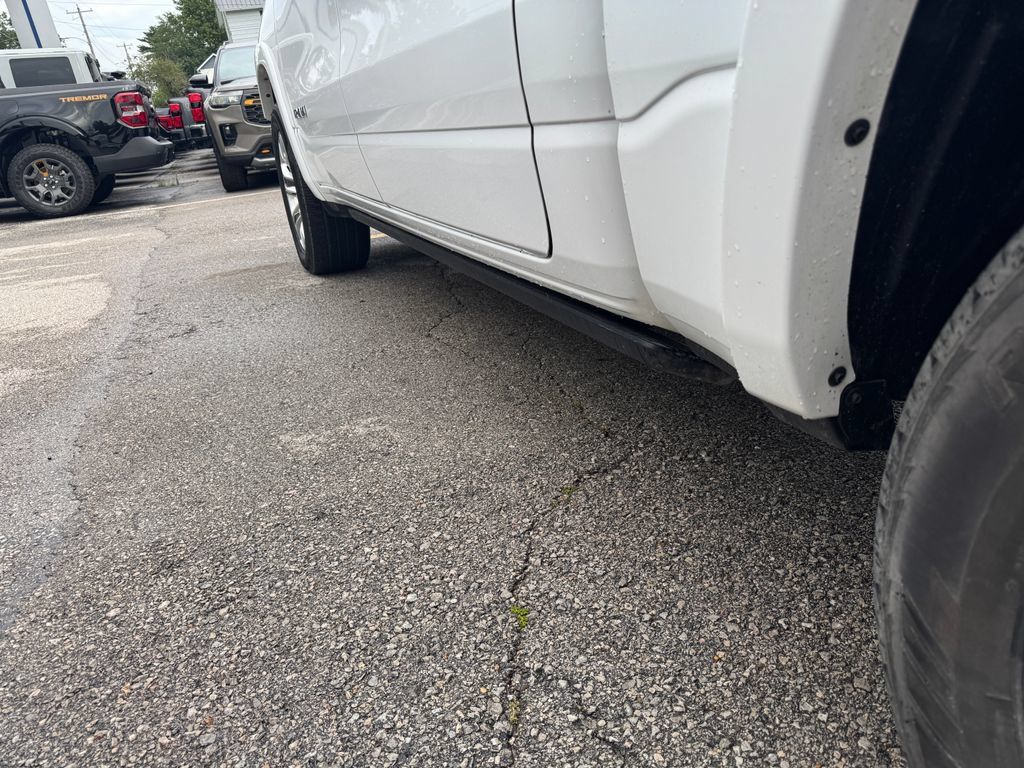 Used 2024 RAM 1500 Limited AWD/4WD image 16