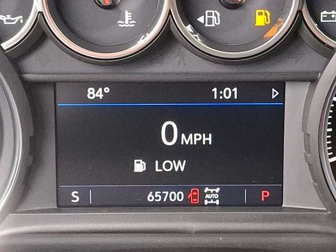 Used 2021 Chevrolet Tahoe Z71 w/ Luxury Package AWD/4WD image 21